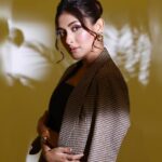 Mehazabien Chowdhury Instagram - Guess what ?? Ah never mind… Ootd: @fierobd Makeover: @zahidkhanbridalmakeover PC: @mh_bipu