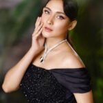 Mehazabien Chowdhury Instagram - All about @ottdc_awards !! Happy to receive the award for my first OTT film “Redrum”. Thanks to all team members who helped me prepare for the night within such short time 🖤 Outfit: @festivibe.official Makeover: @zahidkhanbridalmakeover Jewelry: @pearlkingdom Studio picture: @mh_bipu Event PC: @zutons_snapshoot