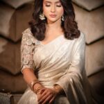 Mehazabien Chowdhury Instagram - Let's go party 🎊 Outfit: @duri_lifestyle @a__duri Makeover: @makeoversbyanmonn Photography: @zutons_snapshoot
