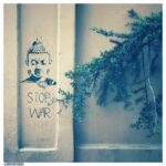 Mehdi Pakdel Instagram - . شما برای این تصویر کپشن بنویسید. . #stopwar #mehdipakdel #photography #streetphotography #مهدی_پاکدل
