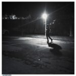 Mehdi Pakdel Instagram – .
چقدر شعرها بیرحماند
درست همآنجا که نباید
در انتهای دالانی از کلمات
درونات را میبینند. .
#سیاه_سفید Sanandaj, Iran