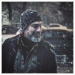 Mehdi Pakdel Instagram - . به هرحال بعد از این‌همه ماجرای ریز و درشت که بیشترشون هم ناراحت کننده بود، وقتش بود از آسمون سفیدی بباره رو شهرمون. خیلی‌ها تو جاده‌ها موندن و امشب اذیت شدن ولی با این حال همه منتظر این برف بودن به غیر از دوستان مسئول که باز هم افتخار آفریدن و غافلگیر شدن. ای بابا مثلا میخواستم غر نزنما. بی‌خیال. امیدوارم در پناه برکت خداوند باشید و حال دلتون خوب باشه. سرتون سلامت و سایه‌تون مستدام. #برف #هوای_تازه #تهران