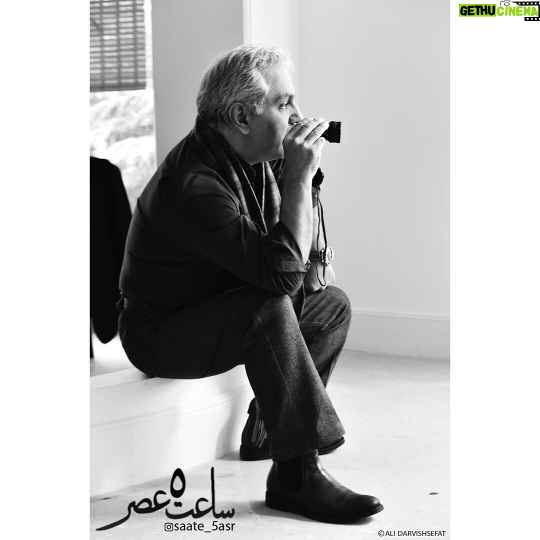 Mehran Modiri - 17K Likes - عكسى از اولين روز فيلمبردارى......
.
.
.
#مهران_مدیری
#ساعت٥عصر
عكس از :@alidarvishsefat