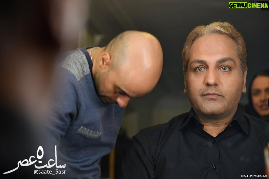 Mehran Modiri - 19.4K Likes - بازى"مهران مديرى". در فيلم سينمايى ."ساعت ٥ عصر"......
.
.
.تهيه كننده ، نويسنده ، كارگردان :."مهران مديرى ".
.
#ساعت٥عصر
عكس از :@alidarvishsefat