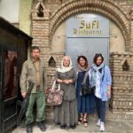 Mehrave Sharifinia Instagram - ' پنجمین دوره‌ جشنواره بین‌المللی فیلم زنان_هرات ' شهریور ماه ۱۳۹۸ ' عکس اول اولین سلفی😊 رخشان بنی‌اعتماد نازنین، رئیس هیأت داوران بخش فیلم‌های داستانی کوتاه و بلند جشنواره هستن. آزاده‌ موسویِ عزیزدل کارگردانِ فیلم «در جستجوی فریده»در بخش فیلم‌های مستند جشنواره حضور داره. خودم هم مهمان ویژه‌ی جشنواره‌ هستم بابت فیلم «قصه‌ها». ' عکس دوم از سمت چپ رویا سادات فوق‌العاده مهربان، مدیر برگزاری جشنواره و میزبان عالی ما، خودم، سیمای دوست داشتنی و بسیار خوش‌انرژی، که یک روز و شب فراموش نشدنی برای ما تدارک دید. عزیزجان همسر رویا سادات که حمایت کامل از همسر رو‌ در عمل به ما نشون داد. ' در بقیه‌ی عکس‌ها ما در کنار تیم برگزار کننده‌ی جشنواره، دوستان و برخی از اعضای محترم هیأت داوران هستیم که در این مدت از معاشرت با تک‌تک‌شون لذت بردیم و مهمان‌نوازی عالی و بی‌نقص‌شون سفر رو برامون جذاب‌تر کرد. • و اما سفر... مردم افغانستان بسیار مهربان، مهمان‌نواز و دغدغه‌مند هستند. در این مدت با زنانی آشنا شدیم که محکم، عمیق، مبارز و تحسین‌برانگیزند. تعداد زیادی از این زنان مدت زیادی خارج از افغانستان زندگی و تحصیل کردند ولی در نهایت باز به کشورشون برگشتند تا اون رو دوباره بسازند، بی‌سوادی رو از بین ببرند و برای احقاق حق‌ همه‌ی زنان افغان راسخ‌تر از قبل مبارزه کنند. یکی از نتایج این استحکام و پافشاری‌ همین جشنواره‌ست‌ که بانی و برگزار کننده‌اش یک بانوی افغانستانیه. تمام این مدت خودش، خانواده‌، دوستان و همراهانش ما رو پر از عشق کردند و باعث شدند نگاه ما نسبت به مردم این سرزمین هر روز بیشتر از روز قبل سرشار از ستایش بشه. به دلیل انفجارها و مسائل امنیتی در همه جای کابل نیروی مسلح وجود داره. برای ورود به سوپر مارکت، هتل، رستوران و هر جای دیگه بازرسی بدنی صورت می‌گیره. ما اجازه نداریم تنهایی جایی بریم، هر صبح چند نفر از مهربانانی که در عکس‌ها هستند ما رو از هتل تحویل می‌گیرند و به شهر، خونه‌شون یا محل نمایش فیلم‌ها می‌برند. هر بار منزل یکی از این عزیزان مهمان شدیم از خونه‌‌‌ی باسلیقه و پر از صفا، روی خوش و پذیرایی‌شون خیلی زیاد لذت بردیم. تا امروز هم که خدا رو شکر امنیت به طور کامل برقرار بوده😊 ‘ این‌جا بعیده که از انفجار اتفاقی برامون بیفته ولی از رانندگی وحشتناک و عجیب‌شون اصلا بعید نیست🤦🏻‍♀️🤦🏻‍♀️🤦🏻‍♀️ ' از صمیم قلب آرزو می‌کنم برای این مردمِ خوب امنیت دائمی به وجود بیاد و پایدار باقی بمونه. همه‌ی مردم جهان شایسته‌ی داشتن صلح، آرامش و رفاه هستند. • #افغانستان #کابل کابل افغانستان
