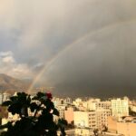 Mehrave Sharifinia Instagram - 🍂🌈🍁’ توی این شهر خاکستری میون این‌همه دود و کثیفی بازم رنگین کمون، با هفت رنگش شهر رو قشنگ می‌کنه و به سیاهی‌ها بی اعتناست. ‘ ‘ ‘ #تهران #رنگین_کمان ‘ ‘ 📷&📝 Mehrave ‘