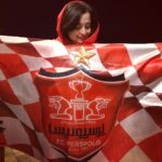 Mehrave Sharifinia Instagram - ...🍂🍁🏆⚽️🥇🛑💪🏻’ مبارک بااااااااشه این صعود شیرین با گزارش باتعصب و دلچسبِ عادل فردوسی‌پور و درخشش قهرمانانِ پرسپولیس ‘ پیش به سوی جامِ قهرمانی❤️🏆❤️ ٬ #پرسپولیس #قهرمان #آسیا #پرسپولیس_قهرمان
