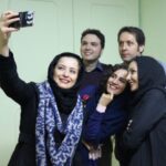 Mehrave Sharifinia Instagram - 😍' امروز آخرين روز آذرماهه برخى از خاطرات پاييز در كنار دوستان و همكاران خوبم رو با شما مرور مى‌كنم. ممنونم از همه‌ى نوشته‌هاى قشنگ‌تون با عشق و احترام فراوان. يلدا بهتون خوش بگذره. عكس شماره‌ى ١ با آرامه و نازنين، رفقاى باحال و دوست‌داشتنيم، به همراه پوريا ذوالفقارى و شاهين شجرى‌كهن عزيز و بسيار قابل احترام يك گپ طولانى و دلچسب مجله فيلم پاييز ٩٤ عكس:حميدرضا خنجرى ٫