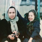 Mehrave Sharifinia Instagram - 😊✌🏻ا عاشق اين ذوق زدگىِ بى حد هستم. بيست و چند سال قبل در كنار مادرجان