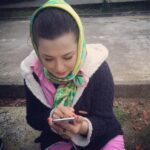 Mehrave Sharifinia Instagram - ا 😊❤️ا خواندن كامنت هاى شما مهربانان در يك روز بهارى اواسط تعطيلات ِنوروزى با روسرى اهدايىِ عزيزترين و عكاسىِ جانان