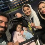 Mehrave Sharifinia Instagram - ' خاطره‌بازی با «دل» به مناسبت پایان فیلمبرداری نقشم... در کنار منوچهر هادی عزیز، یکتای نازنین و دختر ناز و خوش‌اخلاق و دوست‌داشتنی‌شون، همین‌طور عزیزانِ پشت دوربین که مهم‌ترین کارها رو انجام می‌دن ولی زحمات‌شون کمتر دیده می‌شه. صمیمیت، مهر و همدلی‌ این گروه عزیز هرگز از ذهن و قلبم پاک نمی‌شه.❤️ نمی‌دونم پخش سریال «دل» از چه زمانی در شبکه‌ی خانگی شروع می‌شه، هر زمان که باشه امیدوارم به دل شما بنشینه و دوستش داشته باشید. ❤️ ' پ‌ن: و اما،... ممنونم از همه‌ی شما عزیزانی که با محبت و پست‌های اتحادتون در این مدت بابت اکران فیلم، اجرای تئاتر، صفحه‌ی اینستاگرام و... من رو مثل همیشه شرمنده کردین، دیدن حمایت شما برام بسیار ارزشمنده. آرزو می‌کنم این پست‌ها مُخلِ زندگی‌تون نشه و فقط زمان اندکی از اوقات فراغت‌تون رو به خودش اختصاص بده . قبلا گفتم، باز هم می‌گم که هرگز راضی نیستم به خاطر فعالیت مجازی حتی ثانیه‌ای از زمانِ مفیدِ زندگی‌تون تلف بشه. به موفقیت تک تک شما در دنیای واقعی افتخار می‌کنم، امیدوارم در مسیر آرزوهای بزرگ و سازنده‌ قدم بردارید و خدا در همه حال حواسش بهتون باشه. با عشق ❤️ ' ' ' اصلاحیه‌ی بعد از پست: با عرض پوزش اینستاگرام اجازه‌ی تگ کردن بیشتر از ۲۰ نفر رو نمی‌ده وگرنه هرچی فن‌پیج تو دنیا بود تگ می‌کردم. •