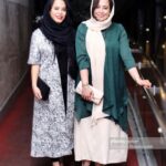 Mehrave Sharifinia Instagram - ' شنبه ۶ مهرماه اکران خصوصی فیلم «درخونگاه» پردیس سینمایی ملت با خواهر جانِ دل😍 ' با سپاس از تمام عزیزان هنرمندی که لطف کردند، تشریف آوردند و عکاسان محترم. ' اکران عمومی از چهارشنبه ۱۰ مهرماه در سینماهای سراسر کشور ' ' 👗: @sayeh.mousavi 👌🏻❤️ ' ' کارگردان: سیاوش اسعدی تهیه‌کننده: منصور سهراب‌پور بازیگران: امین حیایی، ژاله صامتی، مهراوه شریفی‌نیا، محمود جعفری، منصور شهبازی، فاطمه مرتاضی، علی استادی، افشین سنگ‌چاپ. با حضور جمشید هاشم‌پور، نادر فلاح و پانته‌آ پناهی‌ها. ' عکس‌ها و‌ فیلم از: @rouhollah_hz_artworks @fatemeebrahimi69 @fatemetaghavi_ @sara_a_mrdi @simabashirii @matinalipoor @poptv.ir '