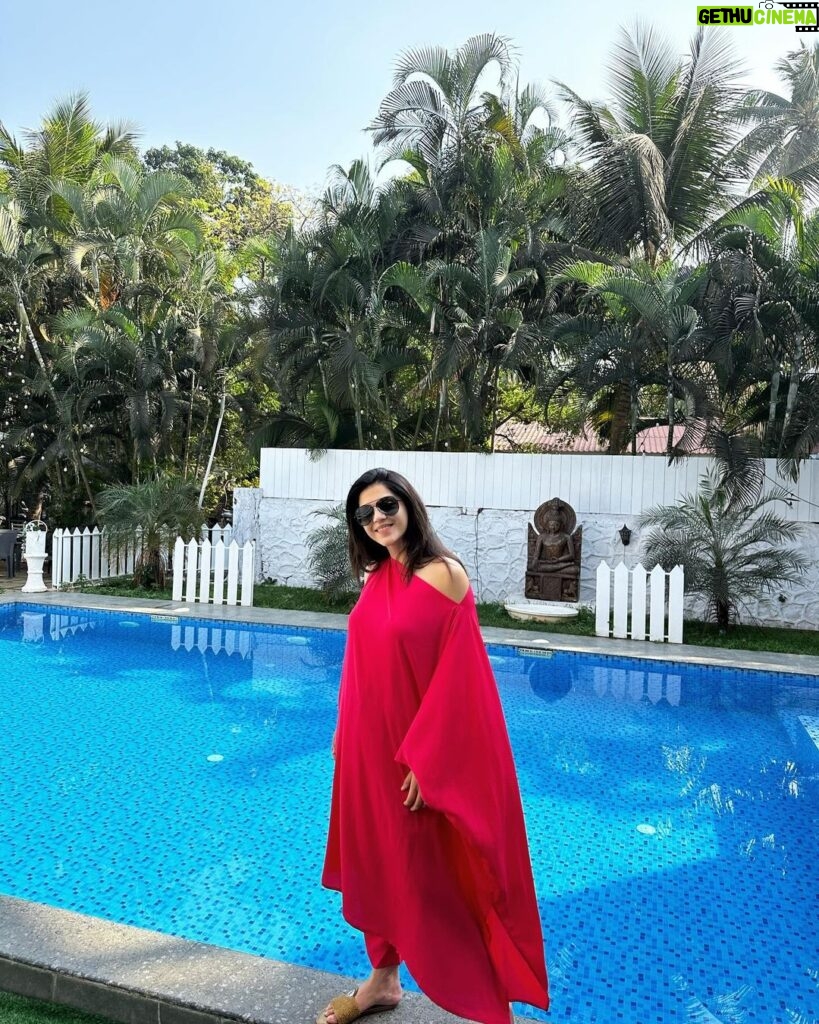Mehrene Kaur Pirzada Instagram - Had the best getaway with the fam 😇 ❤️ Alibágh, Maharashtra, India