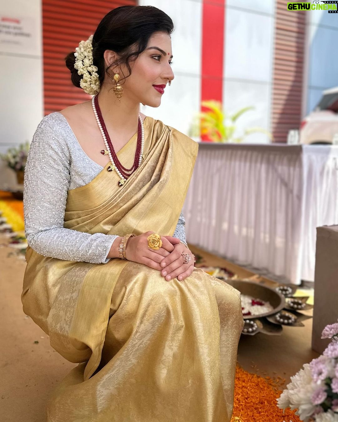 Mehrene Kaur Pirzada Instagram - Love for sarees 🌼 Pune, Maharashtra