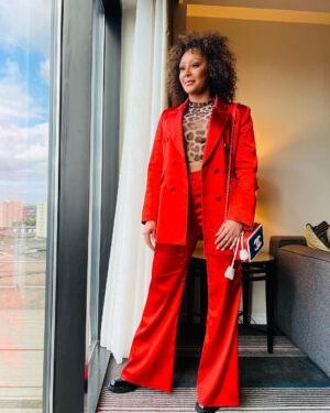 Mel B Instagram - Right I AM ready!!!!today I’m taking the Tories to task at the Conservative Party Conference making SURE amidst all the economic chaos we/me/you/survivors do NOT get dropped off the political agenda #speakout #endabusetogether #costofliving #crisis #familycourtreform #listen #learn #support