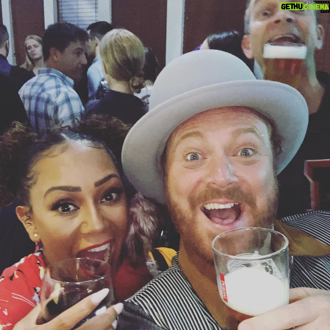 Mel B Instagram - About last night #celebjuice #teamcaptain #pj Elstree Studios