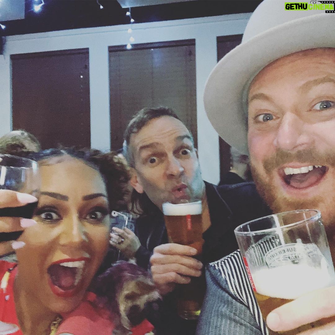 Mel B Instagram - About last night #celebjuice #teamcaptain #pj Elstree Studios
