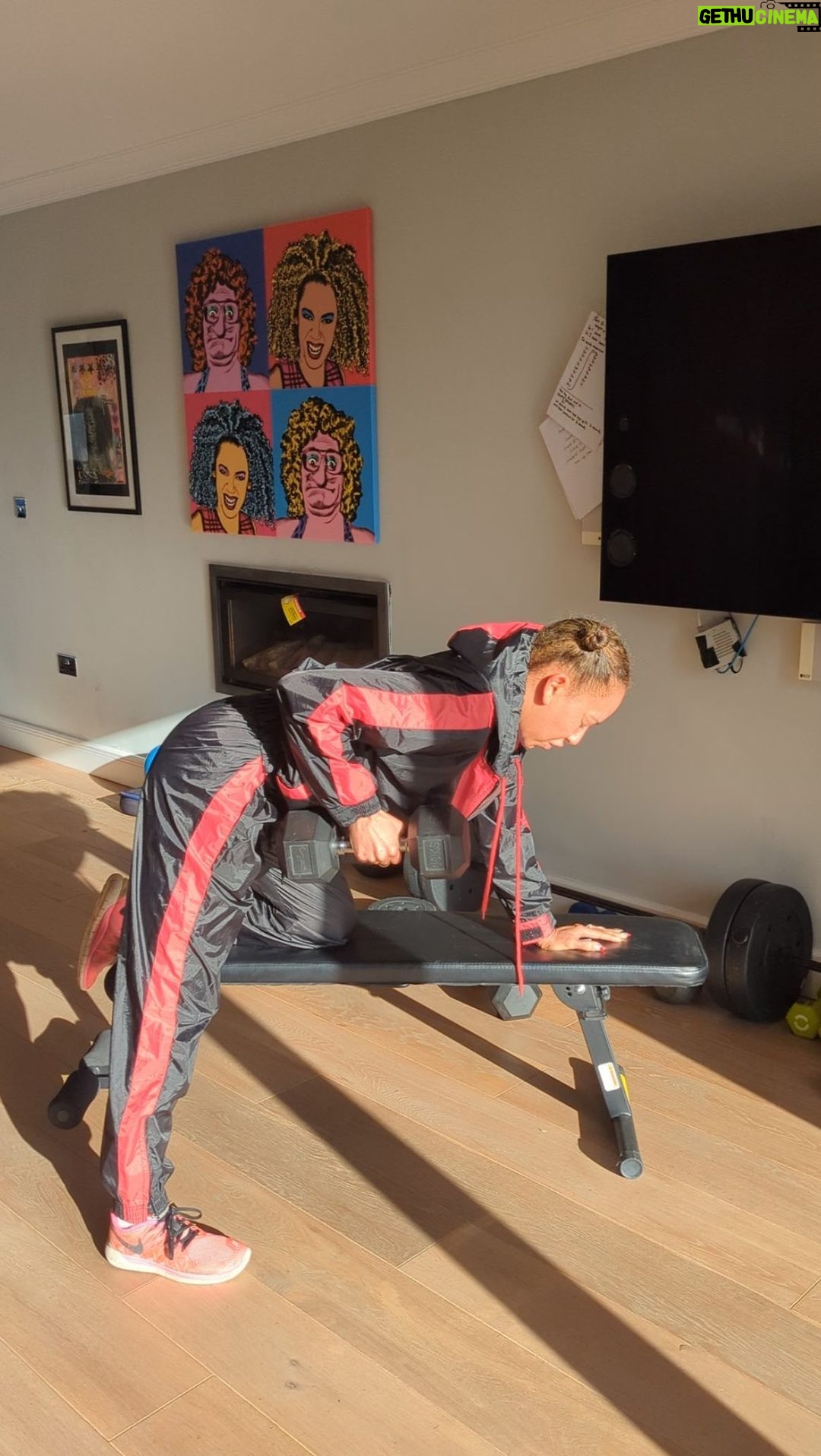 Mel B Instagram - Pushing my limits breaking a sweat in my sauna suit an having FUNNN along the way! 💪 Ive been doing this routine 3 times a week and never felt better BUT 2h later i was DONEEE 😅 Whats your go to move for turning up the heat? 🔥