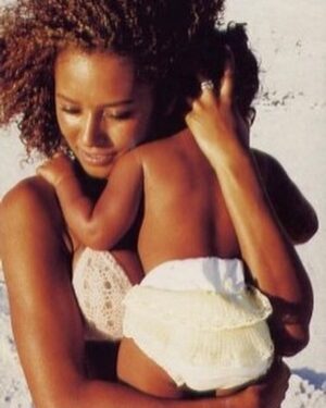 Mel B Instagram - YUPI Happy birthday to my baby girl Phoenix 🎉🎂 WOW 25 years old today Youre the shining light in my life and just like the phoenix that rises from the ashes From the moment you came into this world youve been my rock and my greatest source of strength

Your kindness wisdom and resilience inspire me every day and I couldnt be prouder of the incredible woman inside and out youve become!! Heres to this next chapter filled with more laughter growth pranks and endless possibilities May your wings continue to soar my love HAPPY BIRTHDAY MY PHOENIX💖