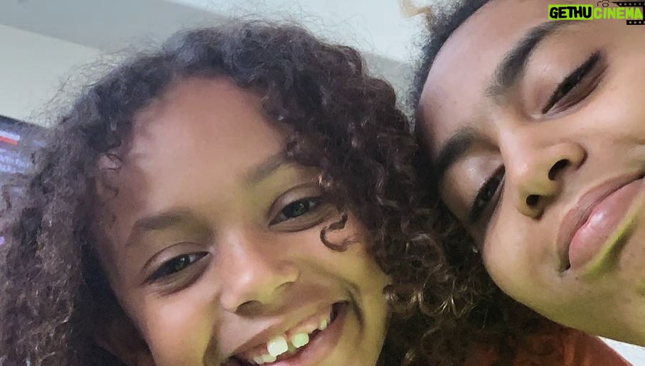 Mel B Instagram - Happy Mothers Day 💜💜💜 Heres to the chaos laughetr and endless love that fills our days to my 3 kids my mum I luv youso so muchhh Sending a big big hug to all the amazinggg mother figures out there You are real super heroes 🌷 #MothersDay