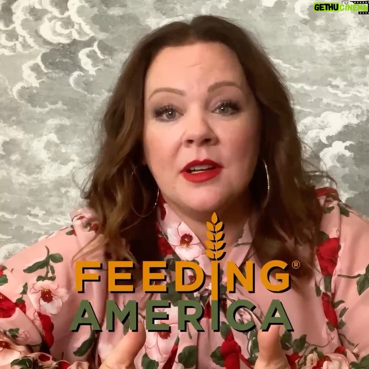 Melissa McCarthy Instagram - Today is day 10 of our #20DaysofKindness and the #superintelligence Family is highlighting @feedingamerica ! Feeding America is the nations largest domestic hunger relief organization that not only feeds people facing hunger, but also works to raise awareness. Their network of food banks is leading the fight to end hunger in communities nationwide! They believe in food, hope, and stability — which everyone should be entitled to. ALSO! Our friends @ellenshow and @shutterfly are donating an additional $20,000 which is incredible! 🥳 Visit our kindness hub at 20dayofkindness.com to learn how you can help. Remember, no amount is too small - a little bit of love goes a long way. @hbomax ❤