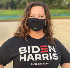 Melissa McCarthy Instagram - IT’S HAPPENING NOW! Voting season is here! Text VOTER to 26797 for more information ✅ #iamavoter @iamavoter