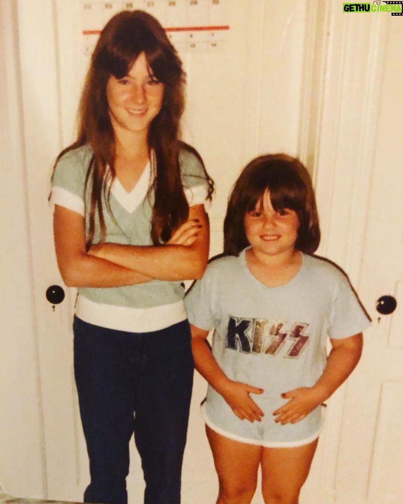 Melissa McCarthy Instagram - Thinking about my sister- god she had great hair. Call your lovies- we’re all feeling lonely!!!! Thanks For the picture Pete!! xoxo