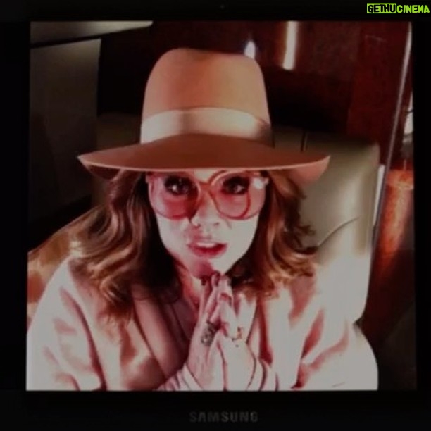 Melissa McCarthy Instagram - Sneak preview of me on Nobodies tonight at 10pm on TV Land, join me as I live tweet on twitter #nobodiestv @rachel_ramras @larrydorf @hughmunndavidso