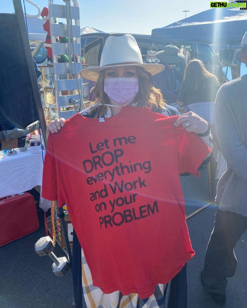 Melissa McCarthy Instagram - Very much regretting not getting this from the flea market!!!!