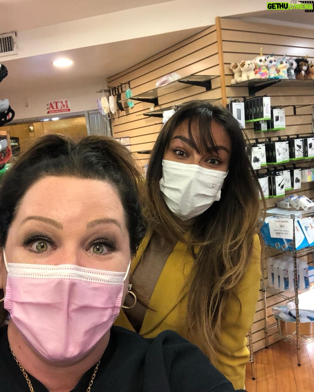 Melissa McCarthy Instagram - Thus begins our reunion tour! And @officialmadalinaghenea is in yellow! Swipe to see our first photo together 😂💛⭐️