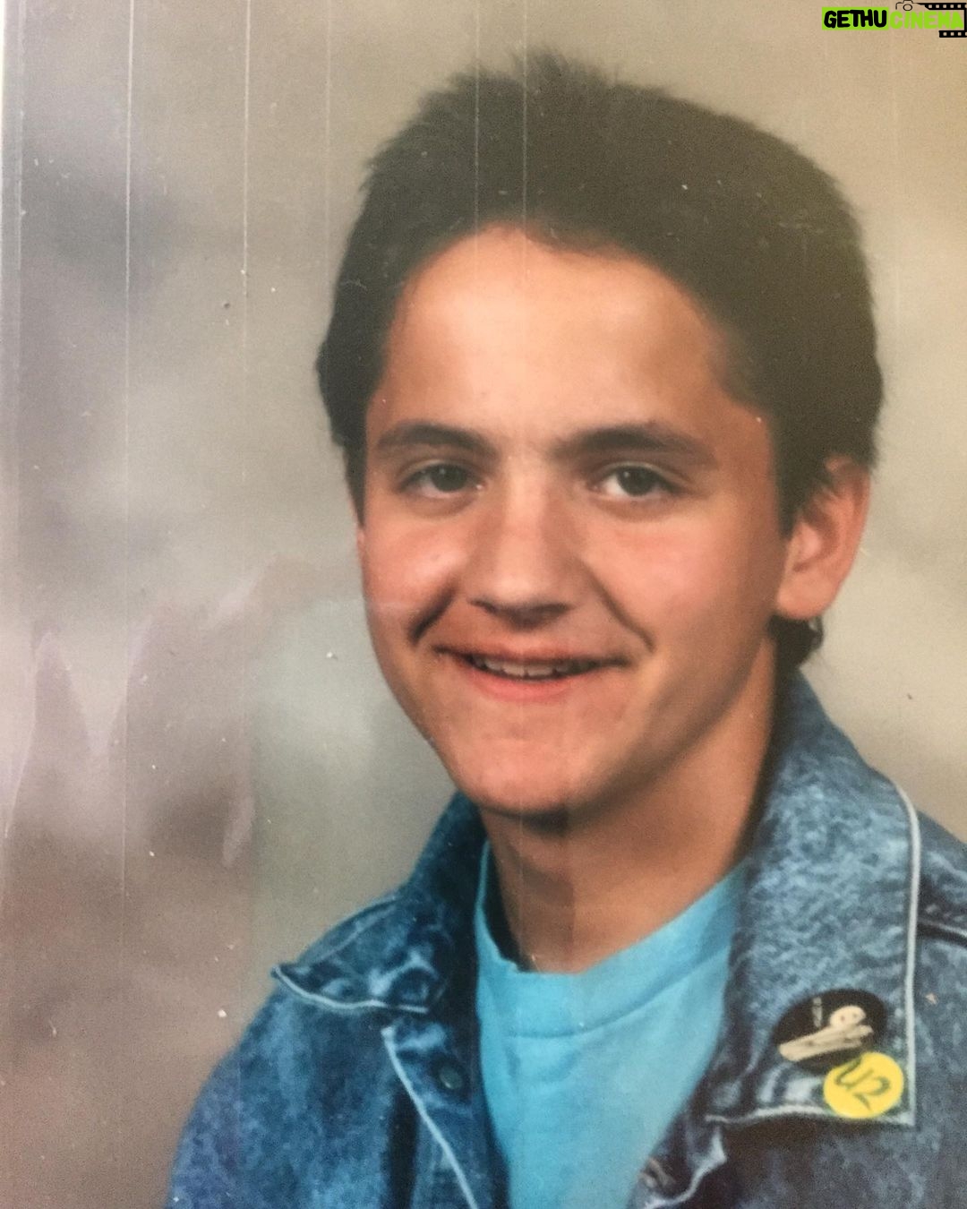 Melissa McCarthy Instagram - Nifty nifty look whose FIFTY!! Happy 50th @benjyfalcone. When this picture was taken 50 seemed like 100 years away. I’d marry this guy all over again, acid washed denim and U2 lapel button and all 🎉🥰❤️ !!!!!