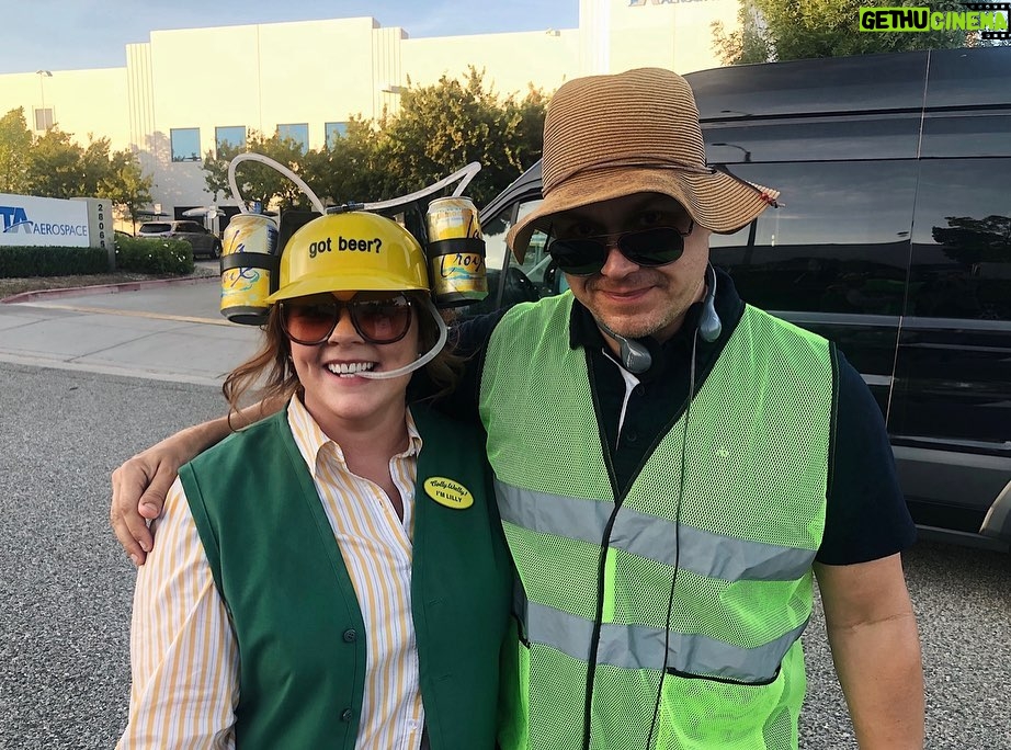 Melissa McCarthy - 281.7K Likes - Just wanted to quickly say thank you to all the amazing humans out there who watched The Starling and have been sending the kindest words. It means the world to this crew of talented weirdos I got to shoot with ā¤ļøAlso ā the secret to @chrisodowd ās magic is his flexibilityā¦and his commitment to a sensible white sock!