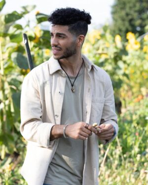 Mena Massoud Instagram - Go to a farm this week & smell random sh*! Highly recommend.