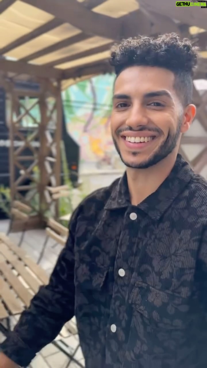 Mena Massoud Instagram - Somewhere in Montreal…