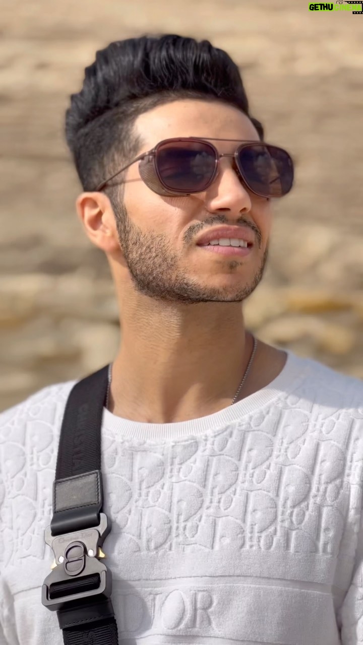 Mena Massoud Instagram - Breakfast in #Cairo at the Great Saqqara site for @dior Men’s Show designed by the talented @mrkimjones #DiorMenFall Cairo, Egypt