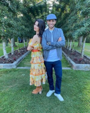 Mena Massoud Instagram - Classic rom-com pose. Classic rom-com movie. 
The Royal Treatment is out on @netflix January 20.