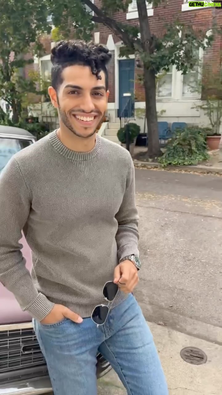 Mena Massoud Instagram - Between takes of Evolving Vegan Season 2. Really pumped for you guys to see this season’s insane plant-based dishes!