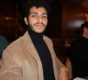 Mena Massoud Instagram - Hope you all are having a safe and happy holiday season 🙏🏽
