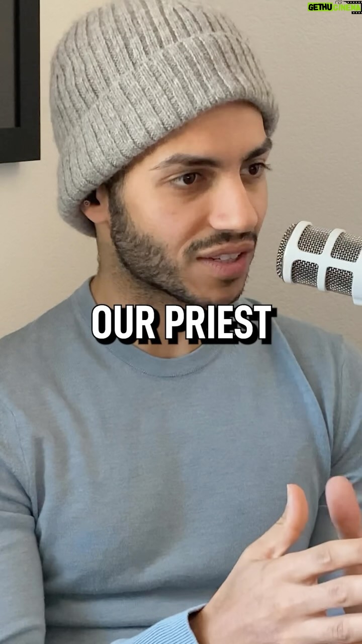 Mena Massoud Instagram - If you haven’t heard the story of my childhood priest, desperately trying to convince me not to pursue acting, I break it down for our two amazing guests @jermain_franklin & @julesfranklin5 this week on at @growth.untold