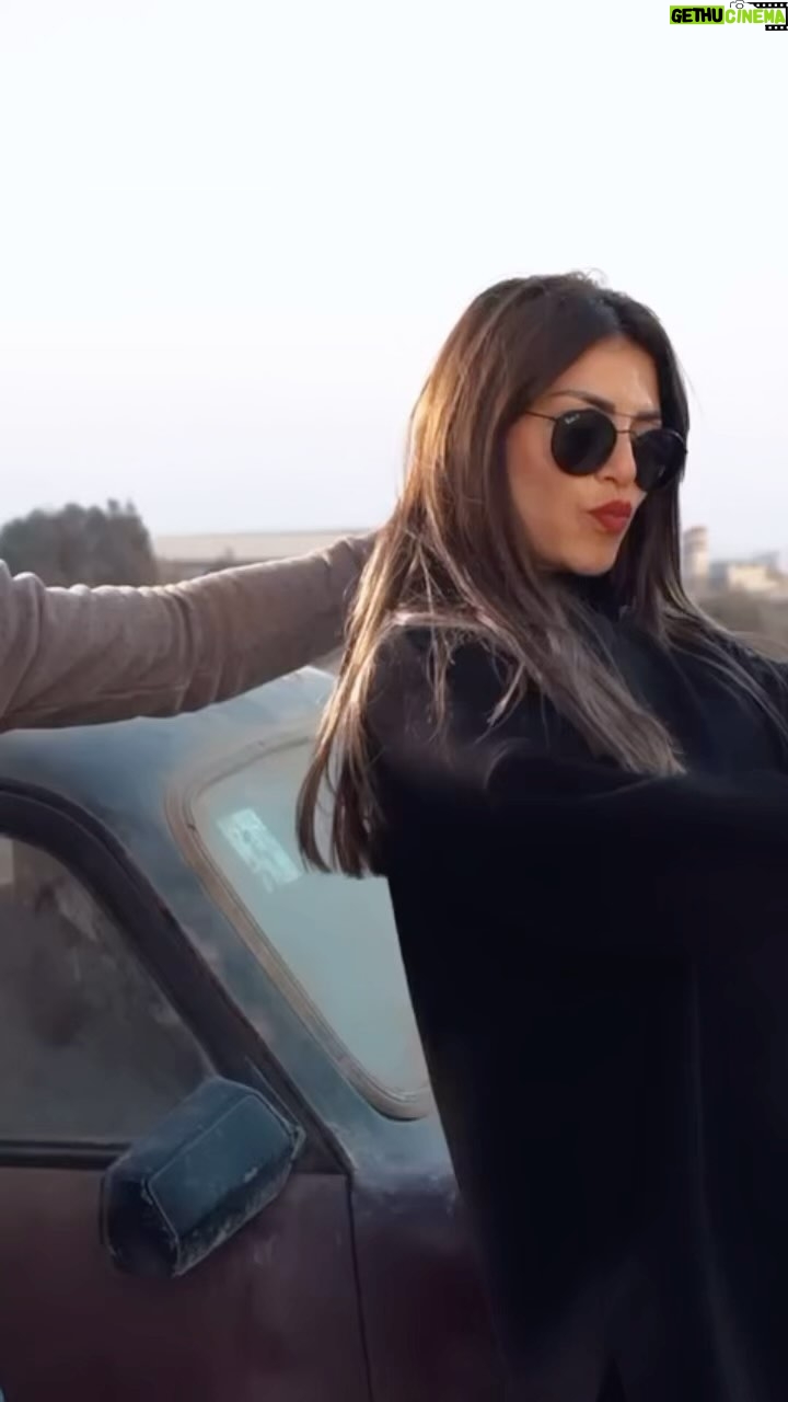Menna Fadali Instagram - اغنيه محارب ولع من مسلسل محارب #حسن_الرداد #محارب #منه_فضالي 🎥💣💣💣 @hassanelraddad اخراج الاستاذه شيرين عادل انتاج حج احمد السبكي تاليف محمد سيد بشير 🔥🔥