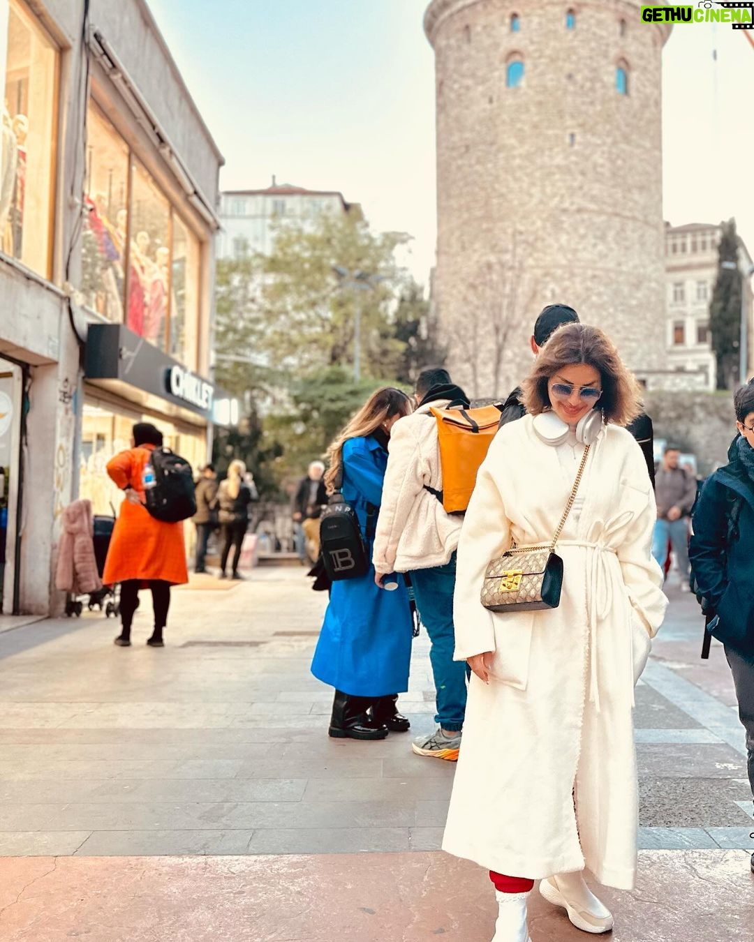 Menna Fadali Instagram - 🇹🇷🇹🇷❤️ be like life , accompany everyone and do not cling to anyone #menna_fadali #turkish #istanbul 🇹🇷❤️ Galata Tower