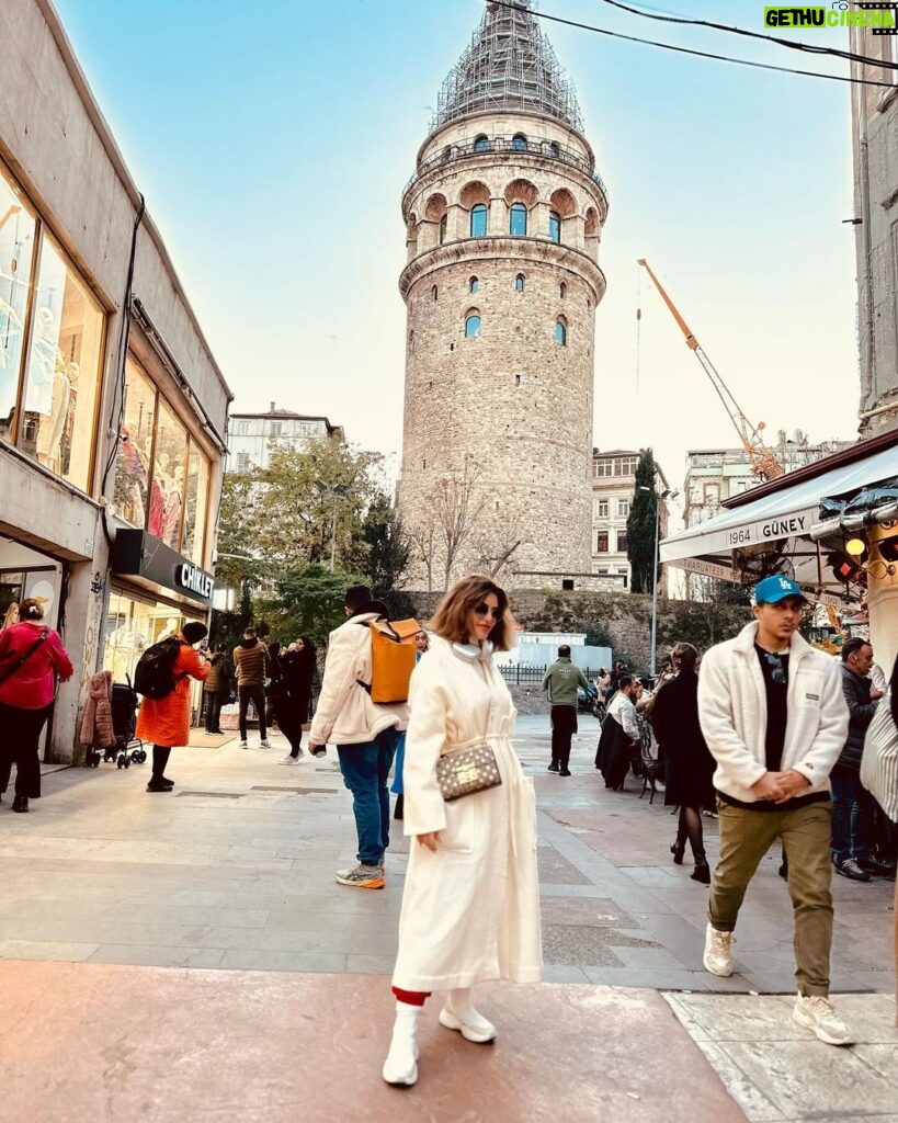 Menna Fadali Instagram - 🇹🇷🇹🇷❤️ be like life , accompany everyone and do not cling to anyone #menna_fadali #turkish #istanbul 🇹🇷❤️ Galata Tower