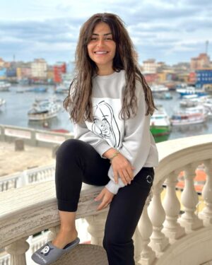 Menna Fadali Instagram - صباحكم كله خير واحلي جو واحلي ناس من رأس البر❤️❤️ #كوبرا🎥