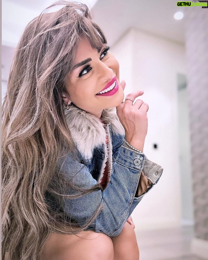 Menna Fadali Instagram - مفيش اجمل من انك تبتدي يومكم ب ابتسامه ويكون في امل 🤍🇪🇬