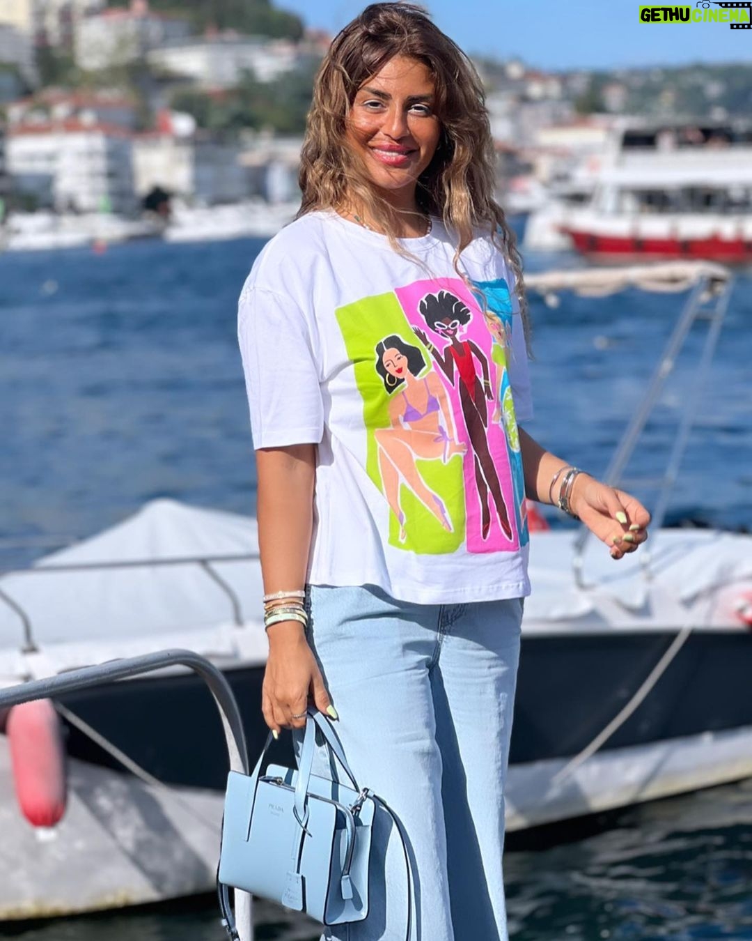 Menna Fadali Instagram - show respect even to people who don’t deserve it , not as a reflection of their character… but as a reflection of yours 👍🏼🤍