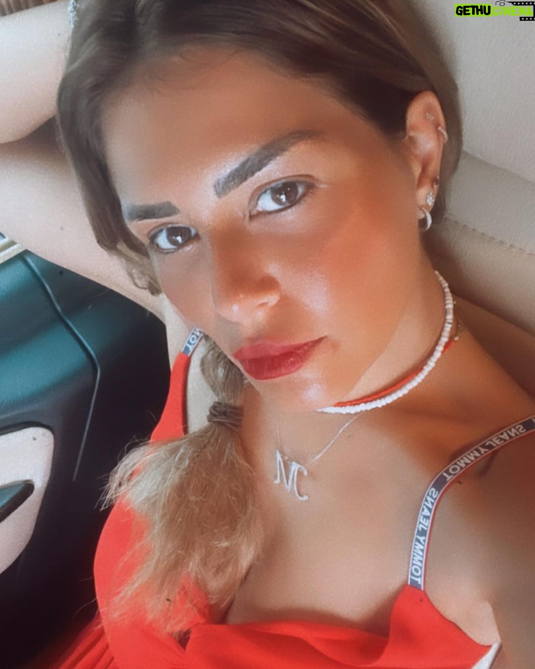 Menna Fadali Instagram - Happy Friday ❤️