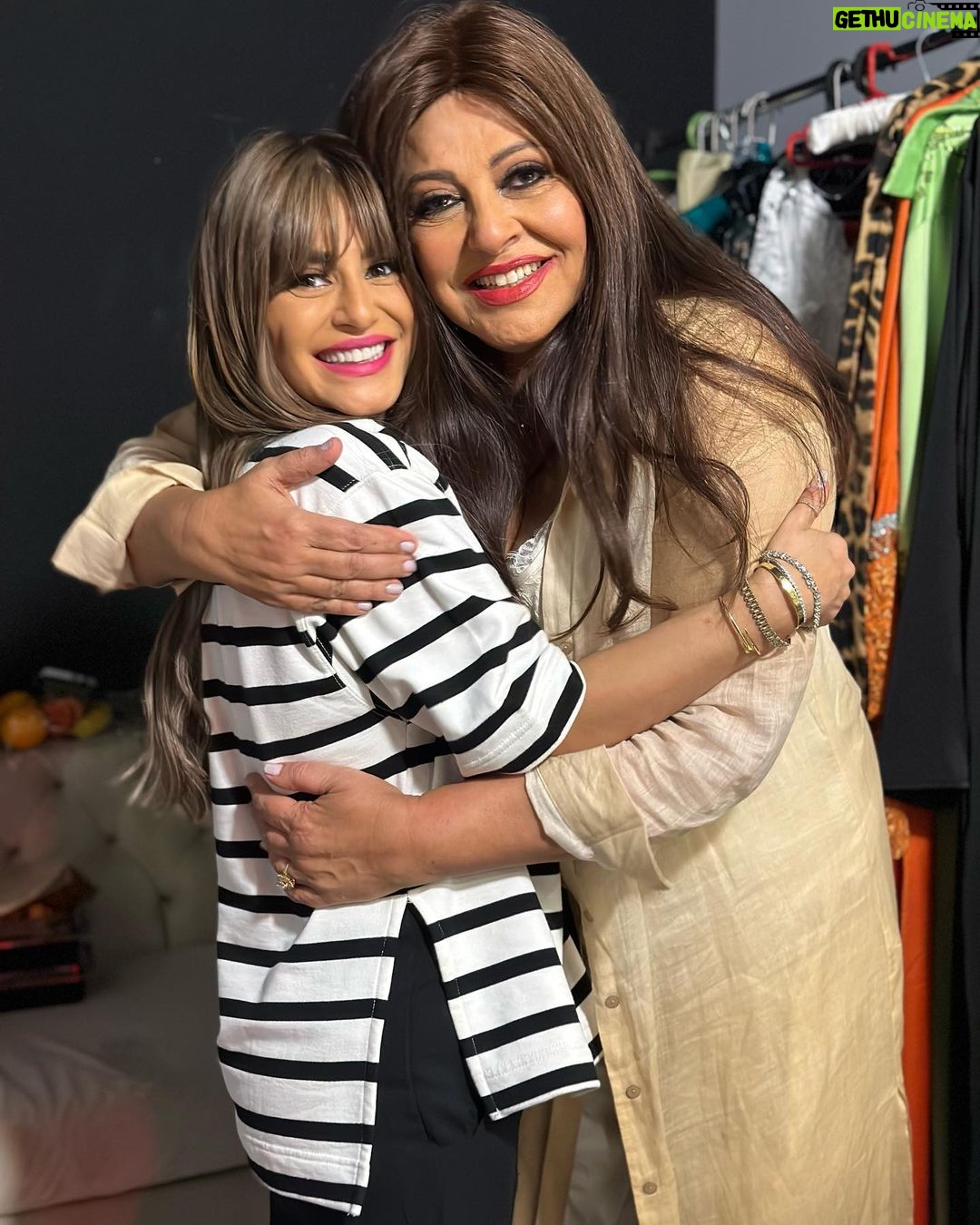 Menna Fadali - 70.4K Likes - الحب كله ❤️
بحبها من قلبي واحلي شغل معاكي كفايه قلبها و روحها الحلوه
زينب في #صوابع_زينب مبروك يا قلبي نورتي المسرح وانتي اضافه ل اي عمل وحقيقي انتي مكسب ل اي حد يعرفك او يشتغل معاكي
بحبك يا ملكه احلي هالوله❤️❤️❤️ #صوابع_زينب