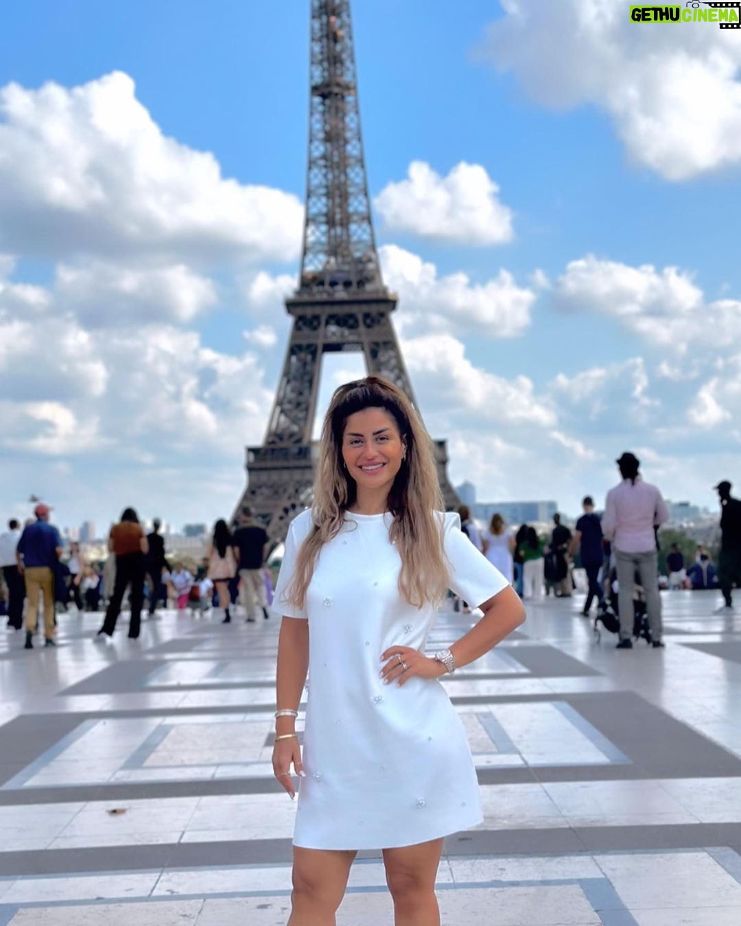 Menna Fadali Instagram - Bonjour France 🇫🇷🇫🇷 Tour Eiffel