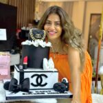 Menna Fadali Instagram - It’s my birthday 🎈🎁🎊🎂 thank u. @cake_up_egypt for lovely birthday cake ❤️ Sheikh Zayed City
