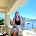 Menna Fadali Instagram - 5 ways to be happy 1- look for the good in every situation 2- ignore what people say about u 3- laugh more often 4- don’t listen to gossip 5- Once it’s Past 👌🏽 Istanbul, Turkey